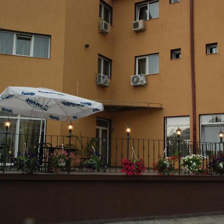 Hotel Liliacul Cluj-Napoca Exterior photo